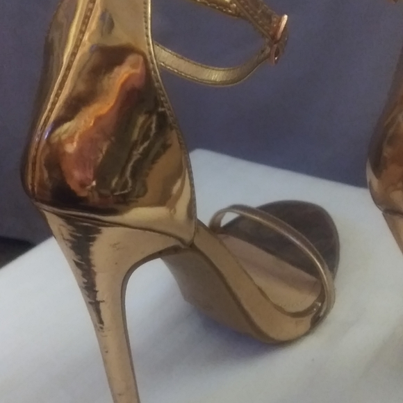 Heels - Picture 2 of 7